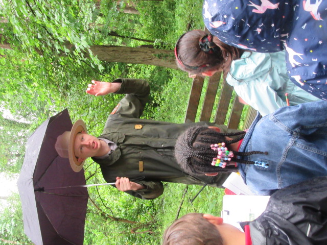 Ranger Breton explained animal families to the youngsters